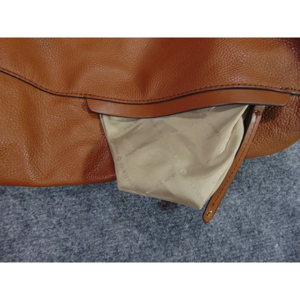 Michael Kors Bedford Purse‎ Brown Pebbled Leather Shoulder Bag Zip Top